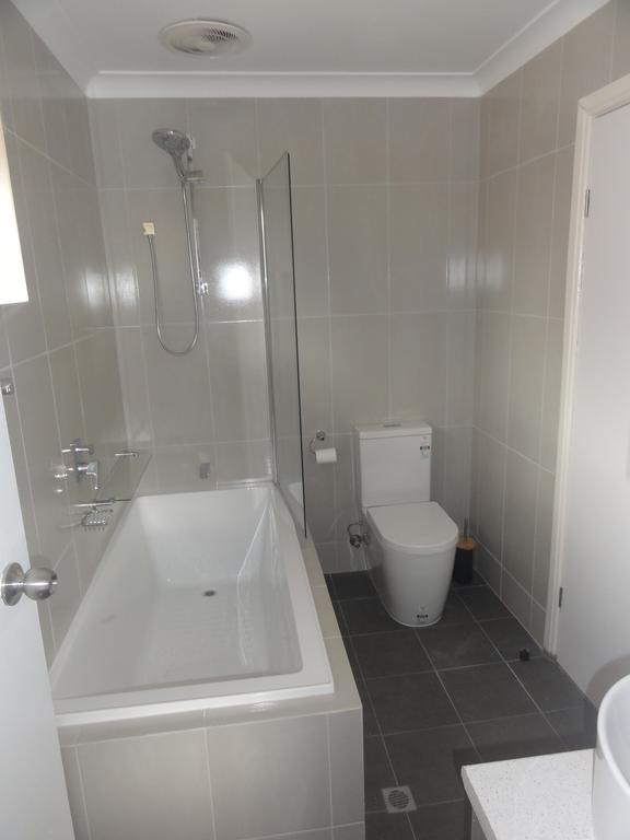 Prime Location & Spacious Adelaide Exterior photo